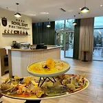 酒店 Royal East Mjull-Bethore