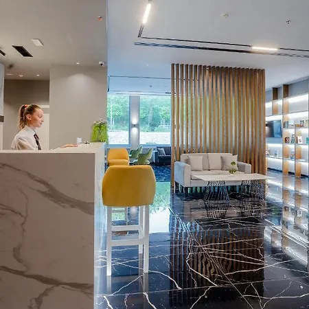 Royal East Mjull-Bathore