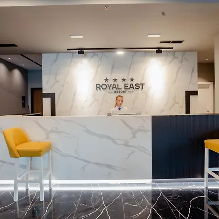 Отель Royal East 4*