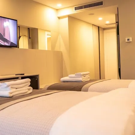 מלון Royal East 4*