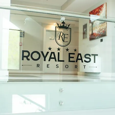 Отель Royal East 4*