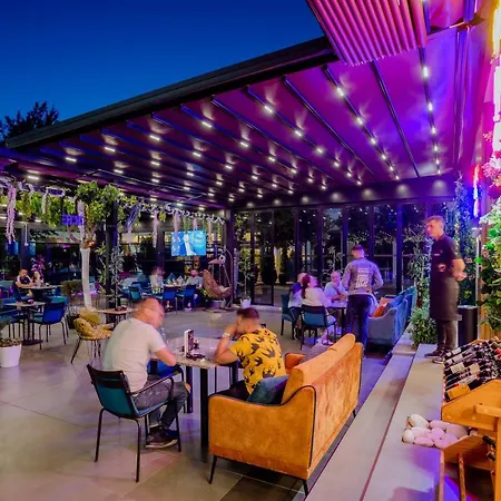 Royal East Отель Mjull-Bathore