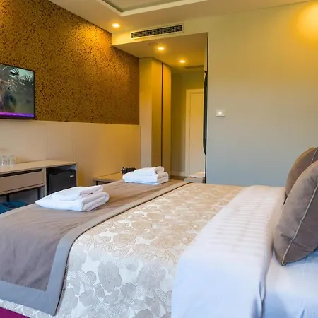 Hotel Royal East
