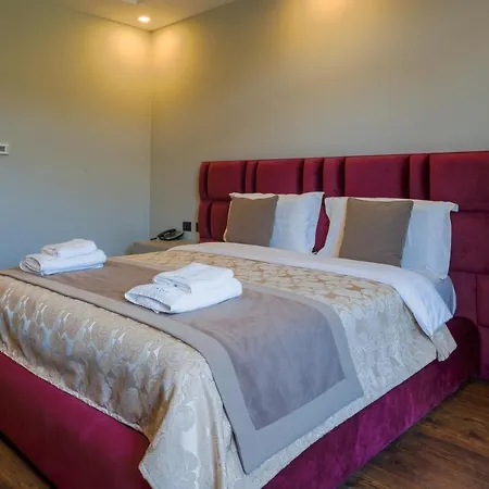 Отель Royal East 4*