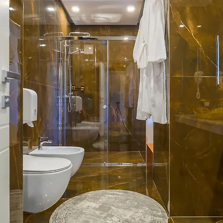 Royal East 4*