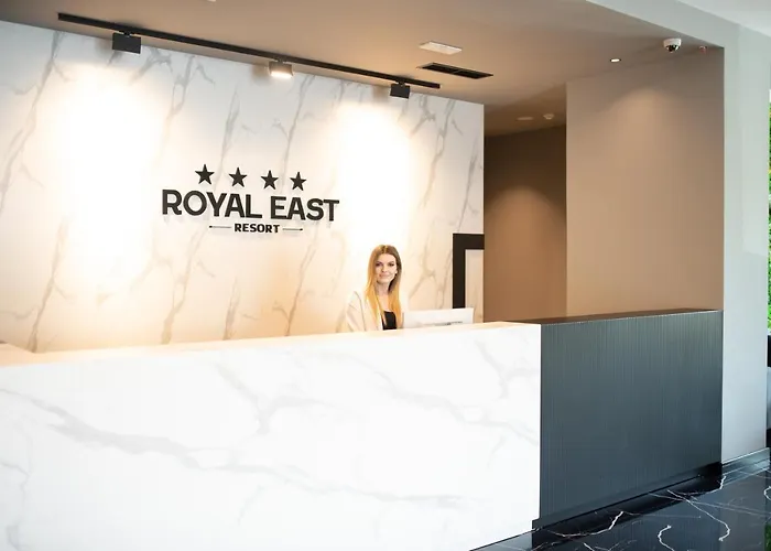 Royal East Mjull-Bathore