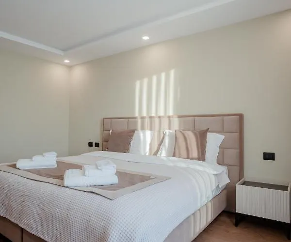 Royal East Hotel Mjull-Bathore