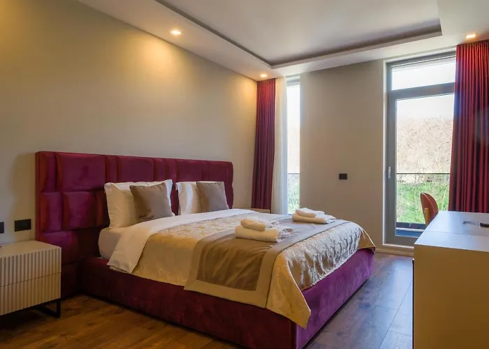 Royal East Mjull-Bethore