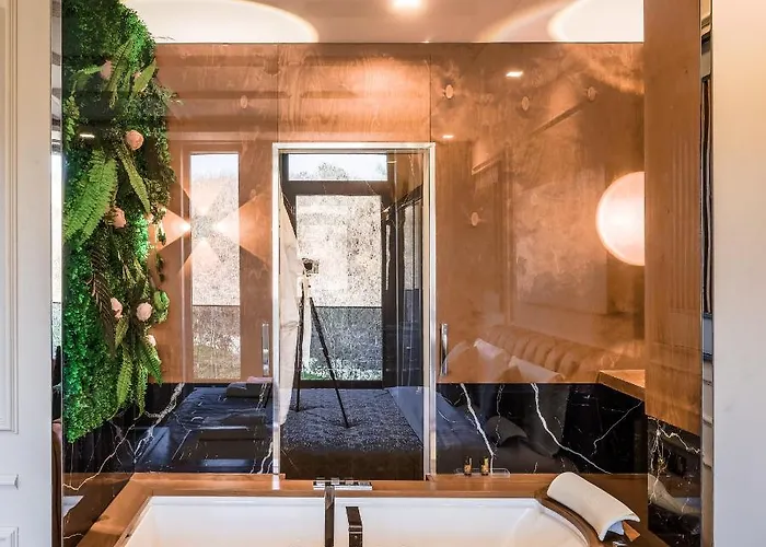 Royal East Szálloda