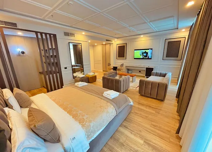 Royal East 4*