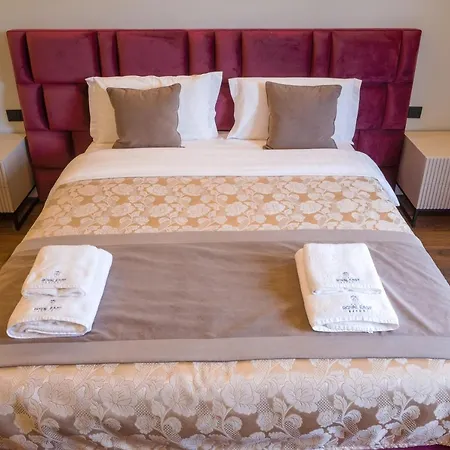 Royal East Mjull-Bethore