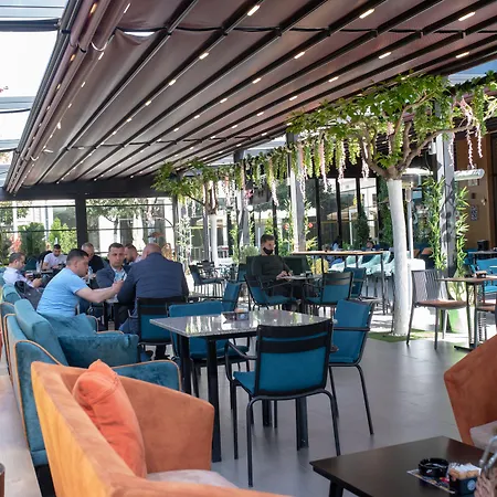 酒店 Royal East 4*