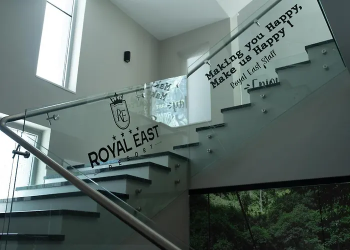 Royal East 4* Mjull-Bathore